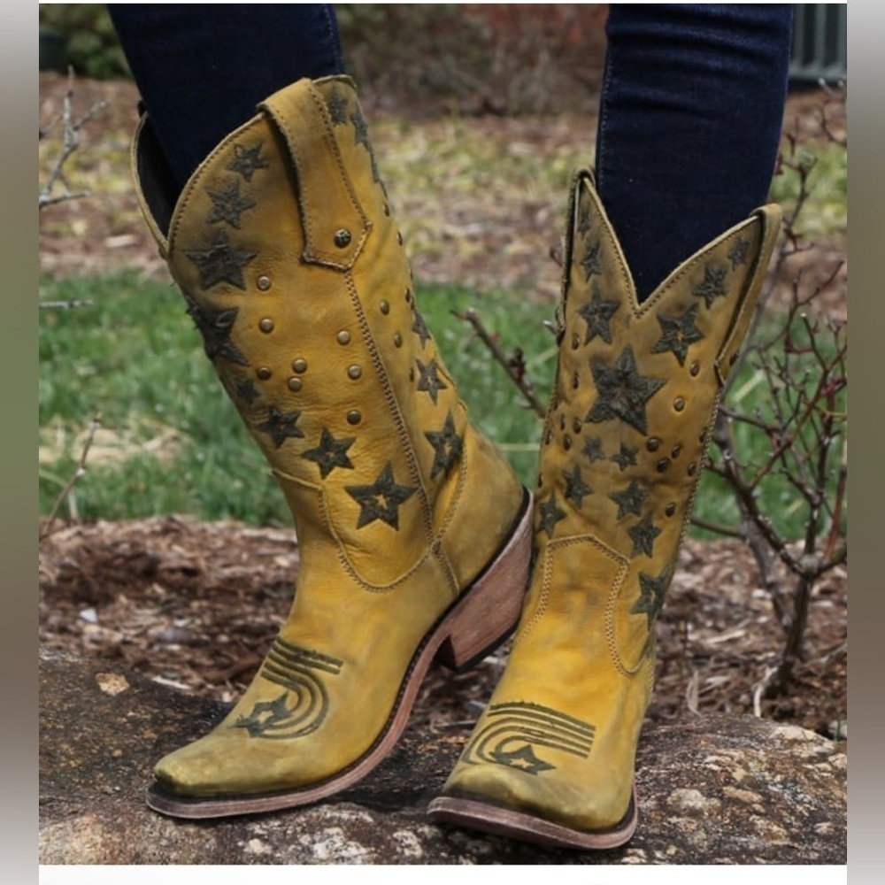 Liberty Black Vegas Soleil western stars embroidered studed leather  boots 6.5